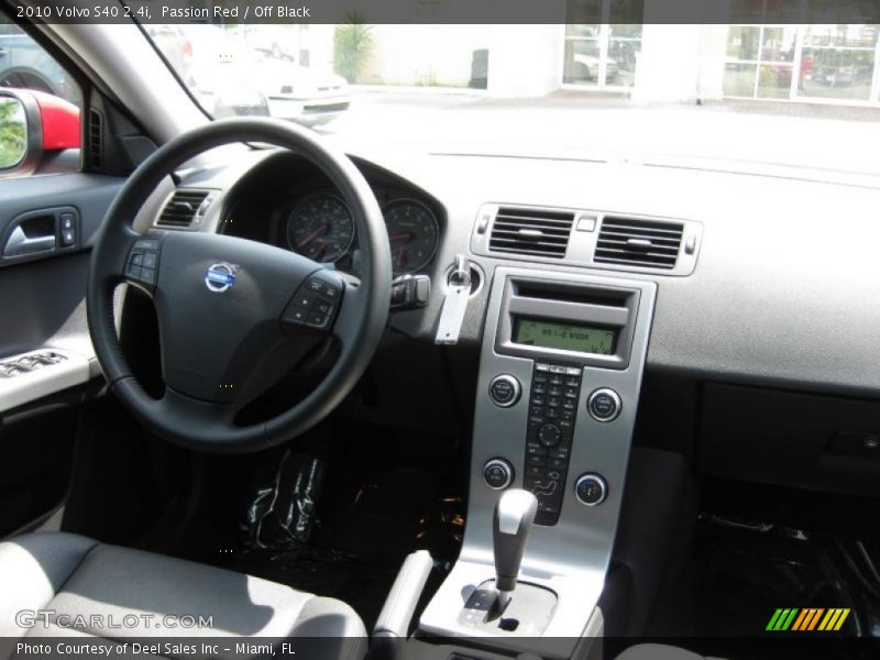 Passion Red / Off Black 2010 Volvo S40 2.4i