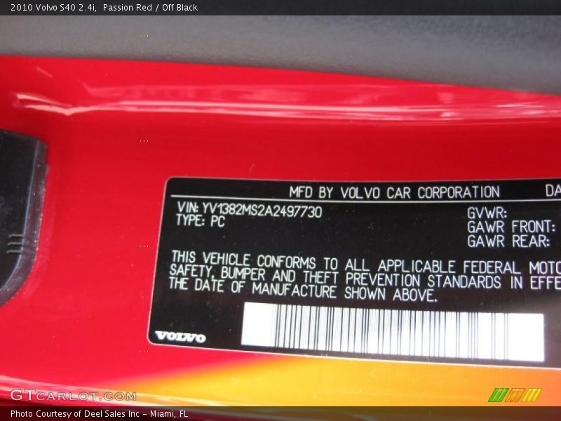 Passion Red / Off Black 2010 Volvo S40 2.4i