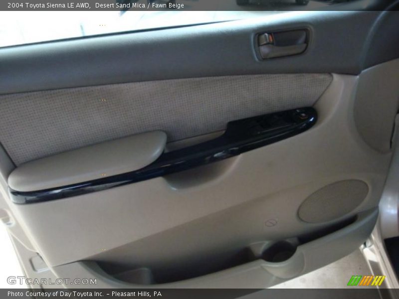 Desert Sand Mica / Fawn Beige 2004 Toyota Sienna LE AWD