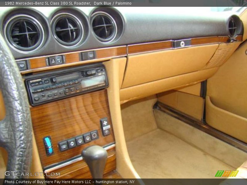 Dashboard of 1982 SL Class 380 SL Roadster