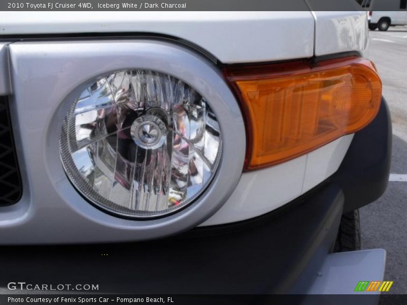Iceberg White / Dark Charcoal 2010 Toyota FJ Cruiser 4WD
