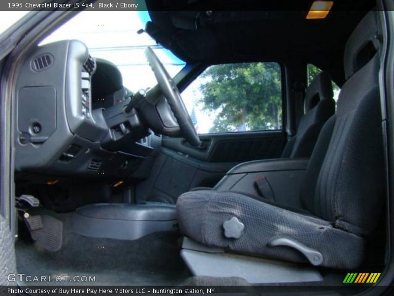 Black / Ebony 1995 Chevrolet Blazer LS 4x4