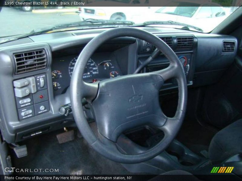 Black / Ebony 1995 Chevrolet Blazer LS 4x4