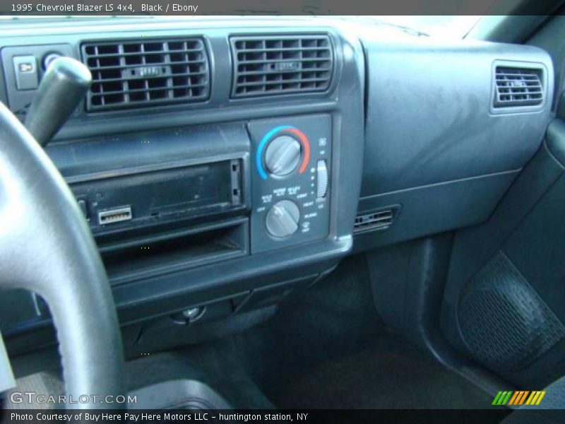 Black / Ebony 1995 Chevrolet Blazer LS 4x4