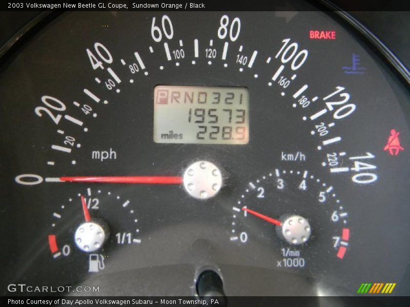 Sundown Orange / Black 2003 Volkswagen New Beetle GL Coupe