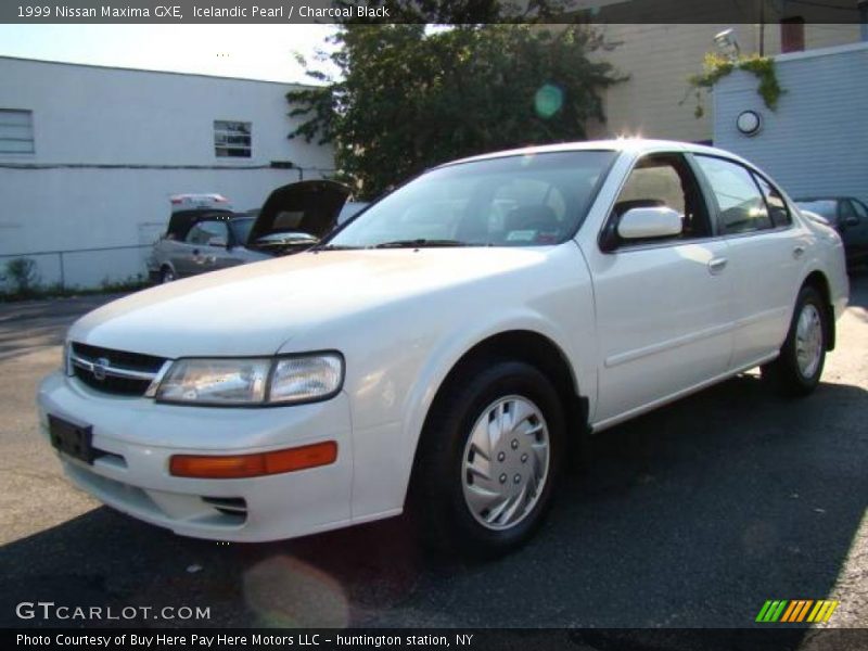 Icelandic Pearl / Charcoal Black 1999 Nissan Maxima GXE
