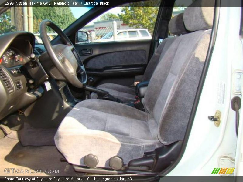 Icelandic Pearl / Charcoal Black 1999 Nissan Maxima GXE