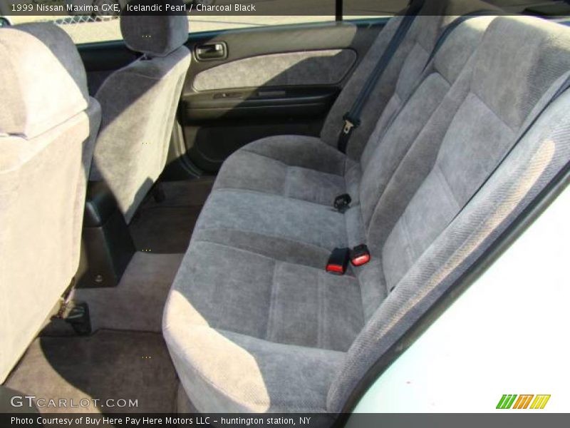 Icelandic Pearl / Charcoal Black 1999 Nissan Maxima GXE