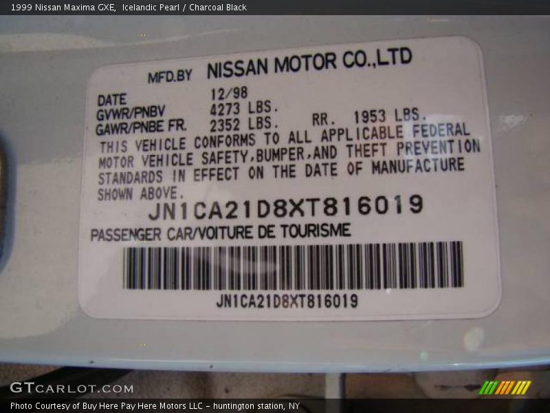 Icelandic Pearl / Charcoal Black 1999 Nissan Maxima GXE