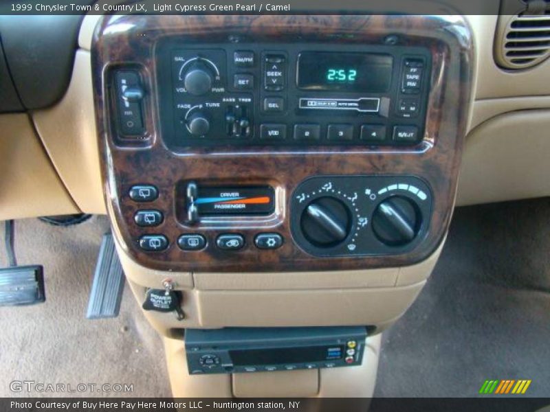 Light Cypress Green Pearl / Camel 1999 Chrysler Town & Country LX