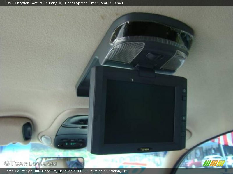 Light Cypress Green Pearl / Camel 1999 Chrysler Town & Country LX