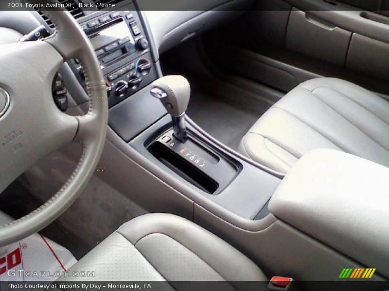 Black / Stone 2003 Toyota Avalon XL
