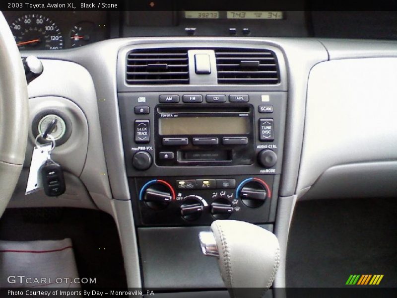 Black / Stone 2003 Toyota Avalon XL