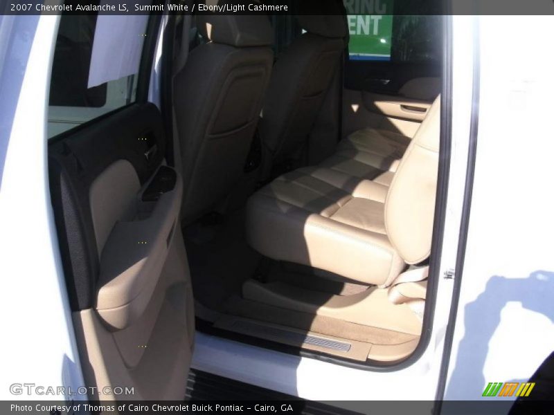 Summit White / Ebony/Light Cashmere 2007 Chevrolet Avalanche LS