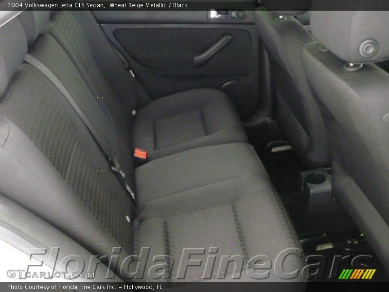 Wheat Beige Metallic / Black 2004 Volkswagen Jetta GLS Sedan