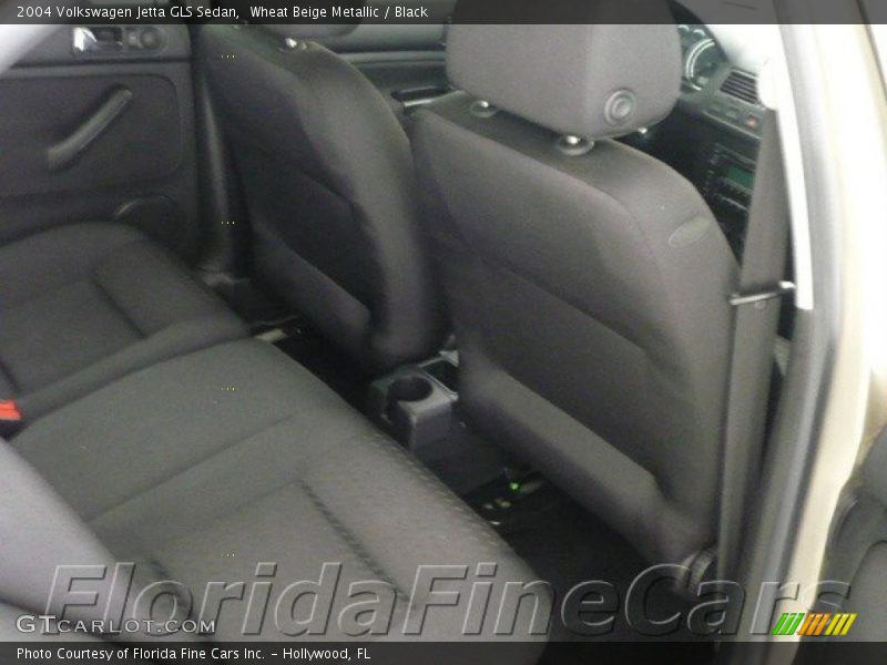 Wheat Beige Metallic / Black 2004 Volkswagen Jetta GLS Sedan