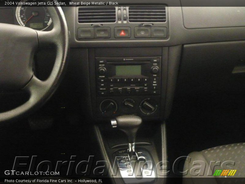 Wheat Beige Metallic / Black 2004 Volkswagen Jetta GLS Sedan
