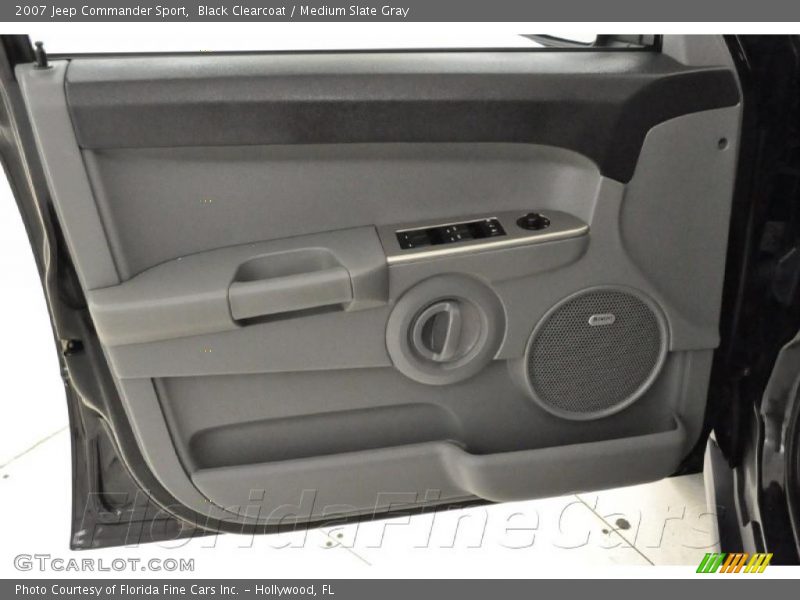 Black Clearcoat / Medium Slate Gray 2007 Jeep Commander Sport