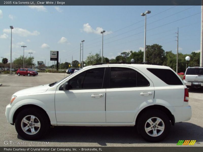 Clear White / Beige 2005 Kia Sorento LX