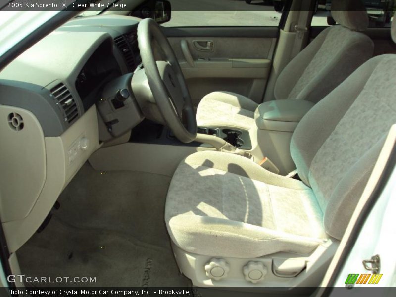 Clear White / Beige 2005 Kia Sorento LX