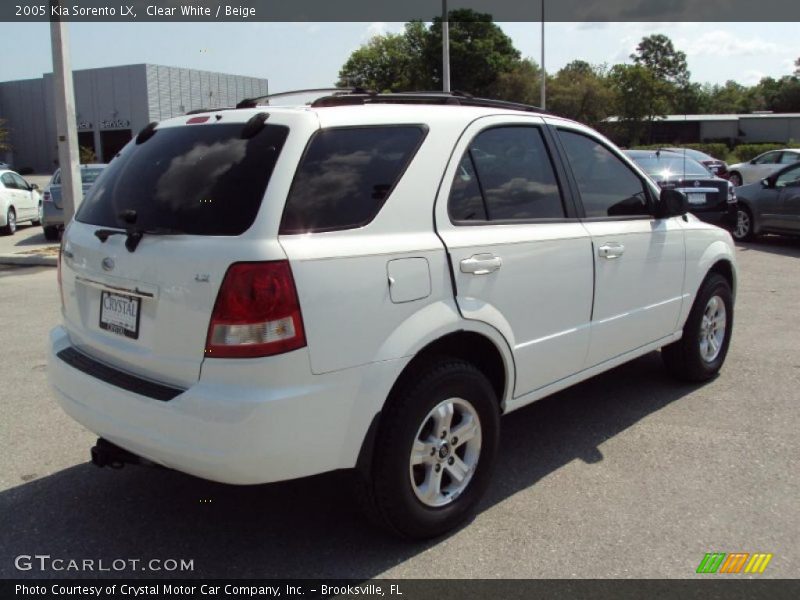 Clear White / Beige 2005 Kia Sorento LX