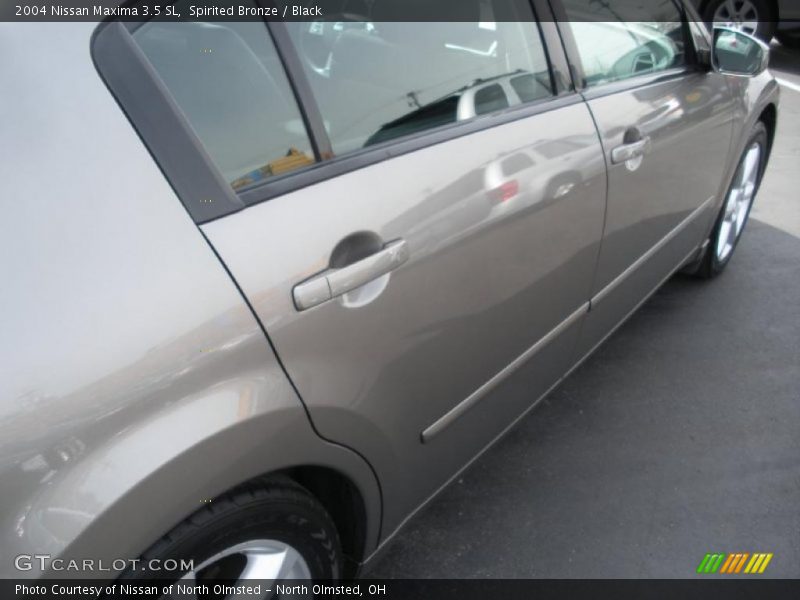 Spirited Bronze / Black 2004 Nissan Maxima 3.5 SL