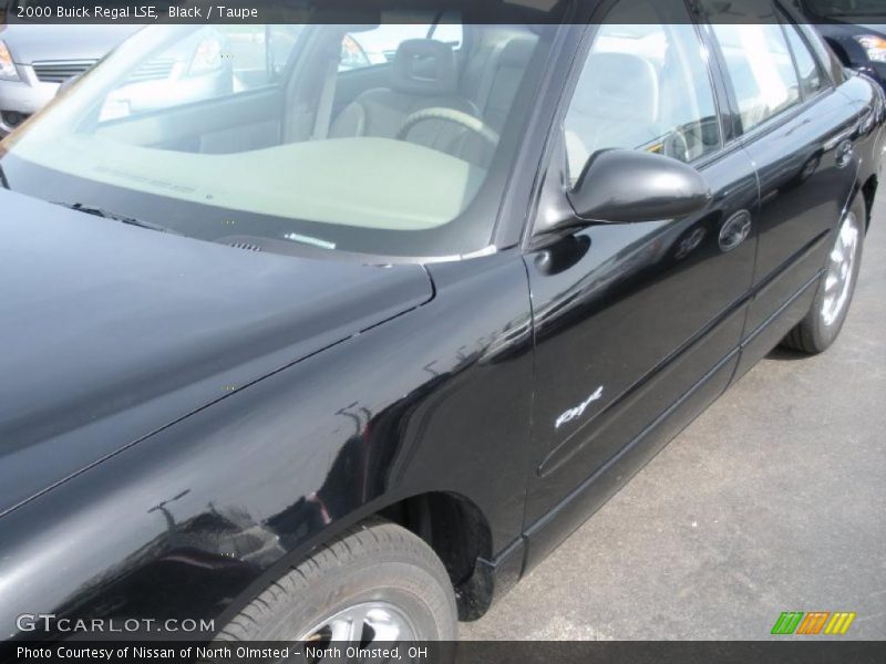 Black / Taupe 2000 Buick Regal LSE