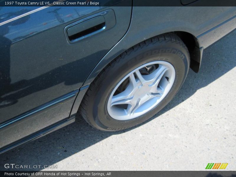 Classic Green Pearl / Beige 1997 Toyota Camry LE V6
