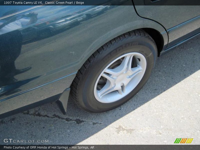 Classic Green Pearl / Beige 1997 Toyota Camry LE V6