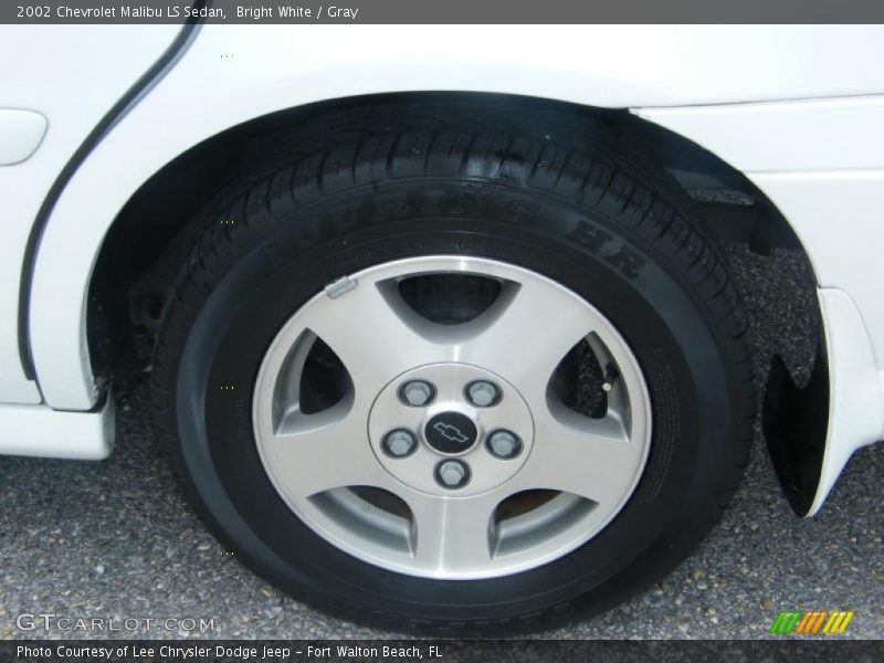 Bright White / Gray 2002 Chevrolet Malibu LS Sedan