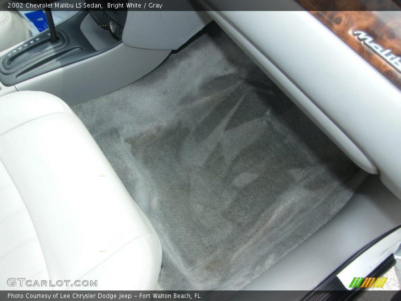 Bright White / Gray 2002 Chevrolet Malibu LS Sedan