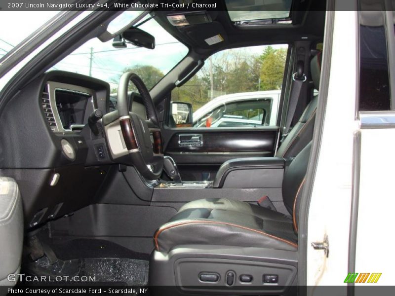 White Chocolate Tri-Coat / Charcoal 2007 Lincoln Navigator Luxury 4x4