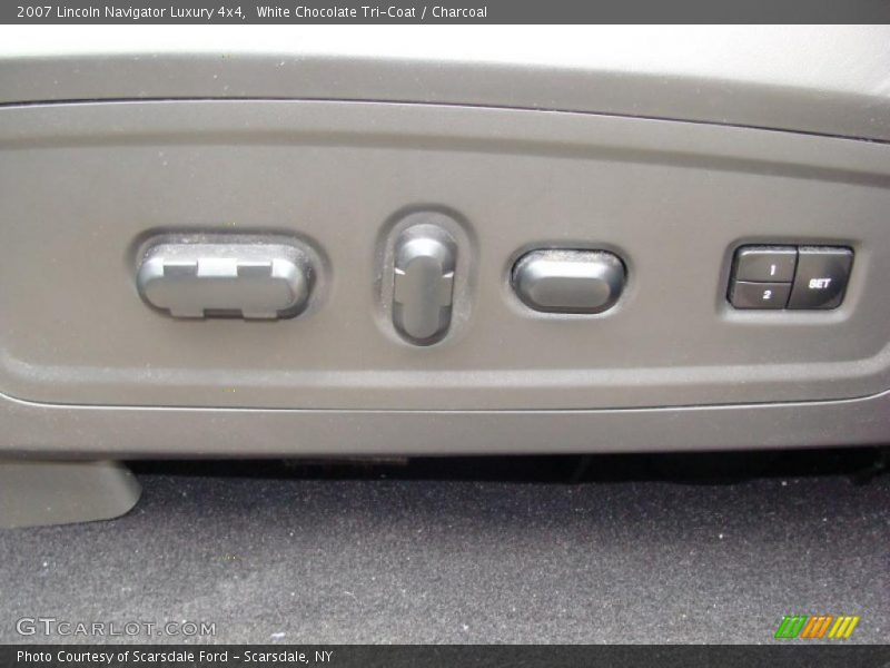 White Chocolate Tri-Coat / Charcoal 2007 Lincoln Navigator Luxury 4x4