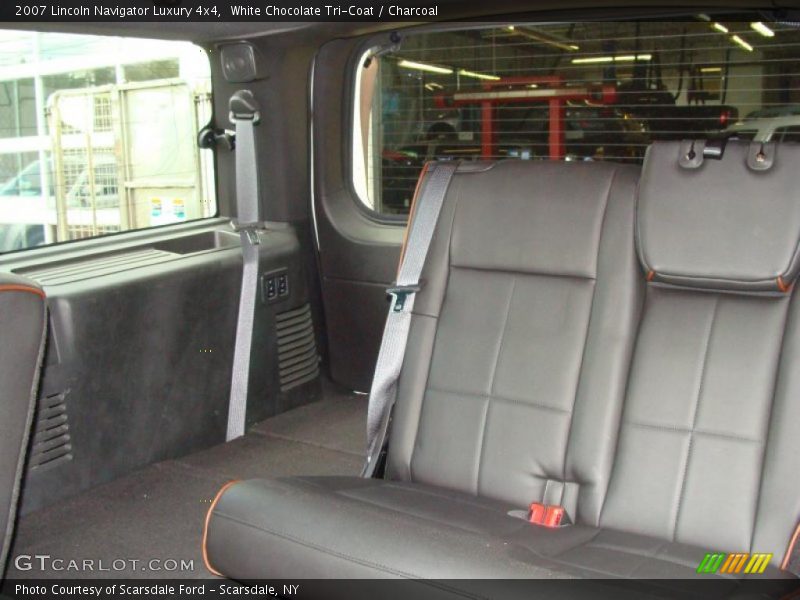 White Chocolate Tri-Coat / Charcoal 2007 Lincoln Navigator Luxury 4x4