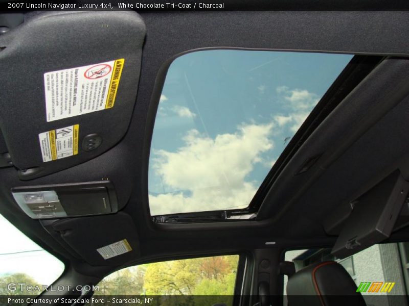 White Chocolate Tri-Coat / Charcoal 2007 Lincoln Navigator Luxury 4x4