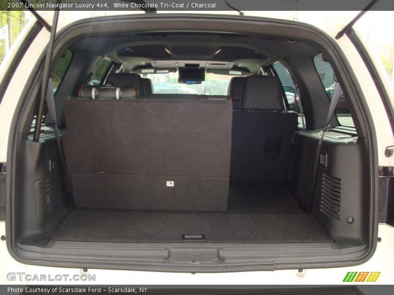 White Chocolate Tri-Coat / Charcoal 2007 Lincoln Navigator Luxury 4x4