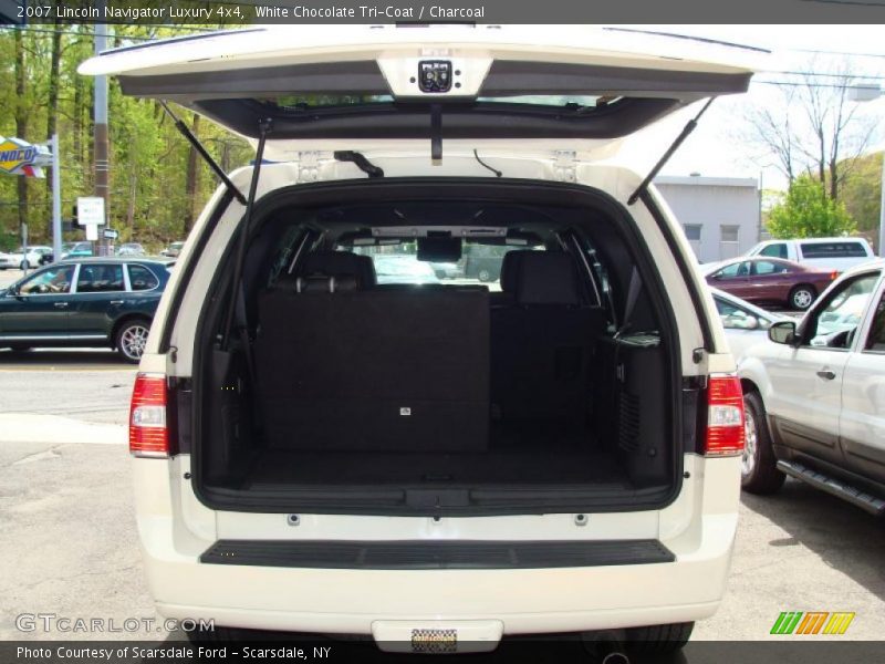 White Chocolate Tri-Coat / Charcoal 2007 Lincoln Navigator Luxury 4x4