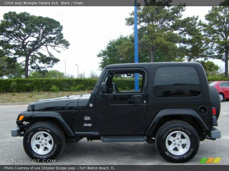 Black / Khaki 2004 Jeep Wrangler Sahara 4x4