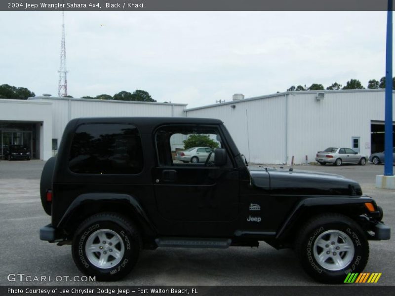 Black / Khaki 2004 Jeep Wrangler Sahara 4x4