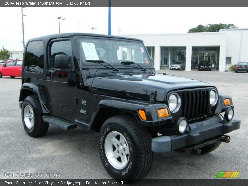 Black / Khaki 2004 Jeep Wrangler Sahara 4x4
