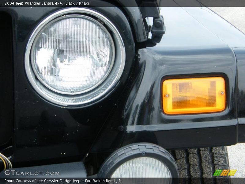 Black / Khaki 2004 Jeep Wrangler Sahara 4x4