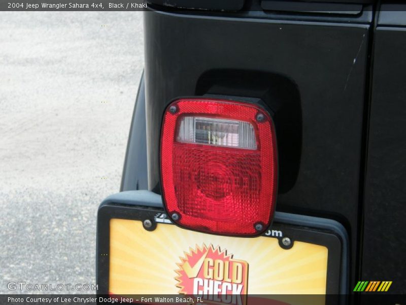 Black / Khaki 2004 Jeep Wrangler Sahara 4x4