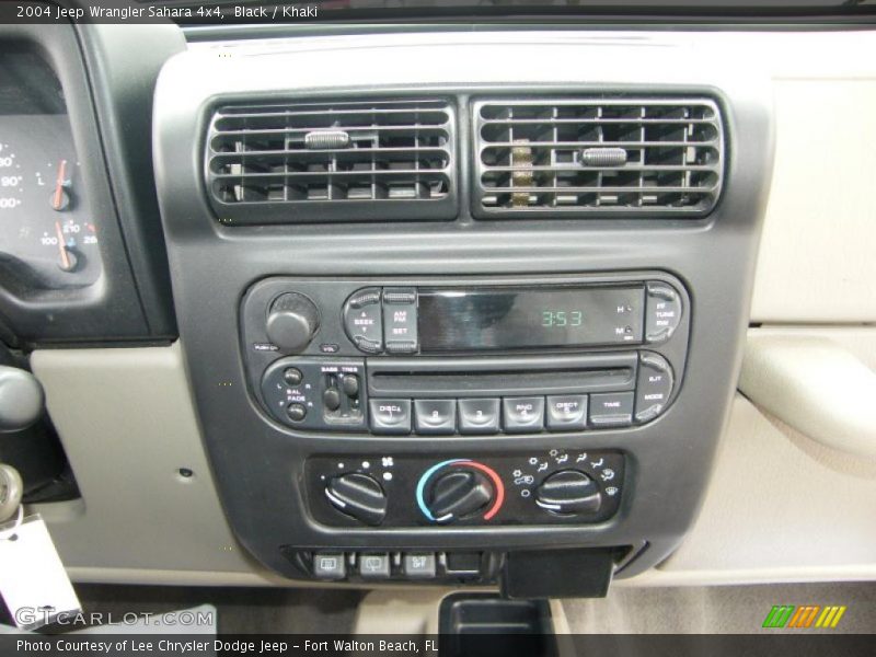 Black / Khaki 2004 Jeep Wrangler Sahara 4x4