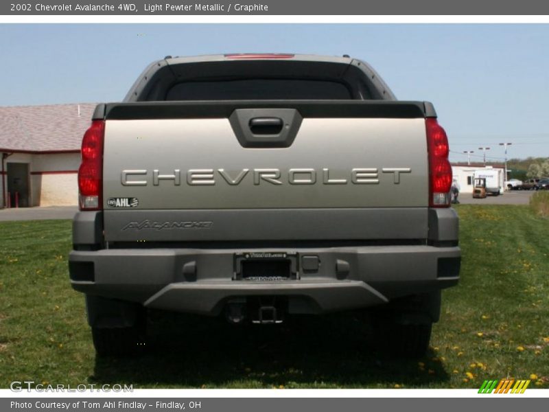 Light Pewter Metallic / Graphite 2002 Chevrolet Avalanche 4WD