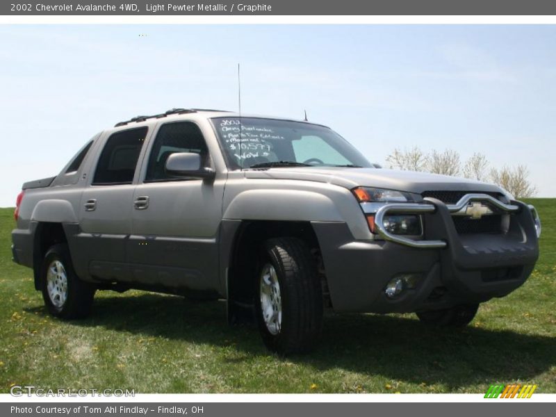 Light Pewter Metallic / Graphite 2002 Chevrolet Avalanche 4WD