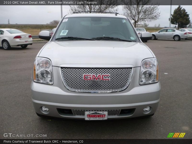 Pure Silver Metallic / Light Titanium 2010 GMC Yukon Denali AWD