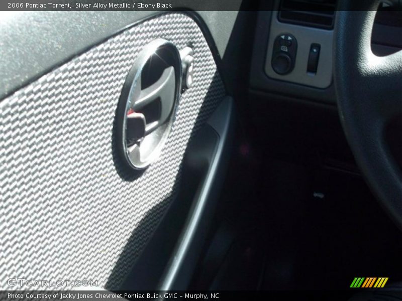 Silver Alloy Metallic / Ebony Black 2006 Pontiac Torrent
