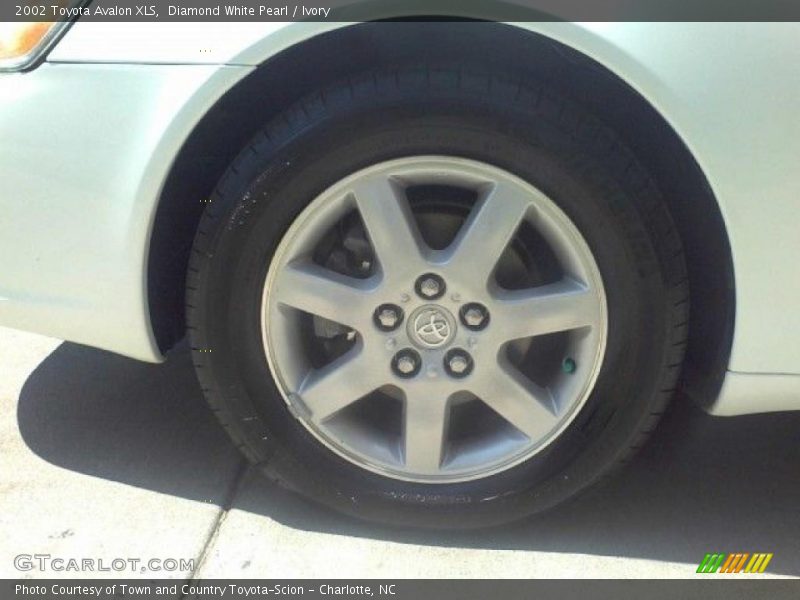Diamond White Pearl / Ivory 2002 Toyota Avalon XLS