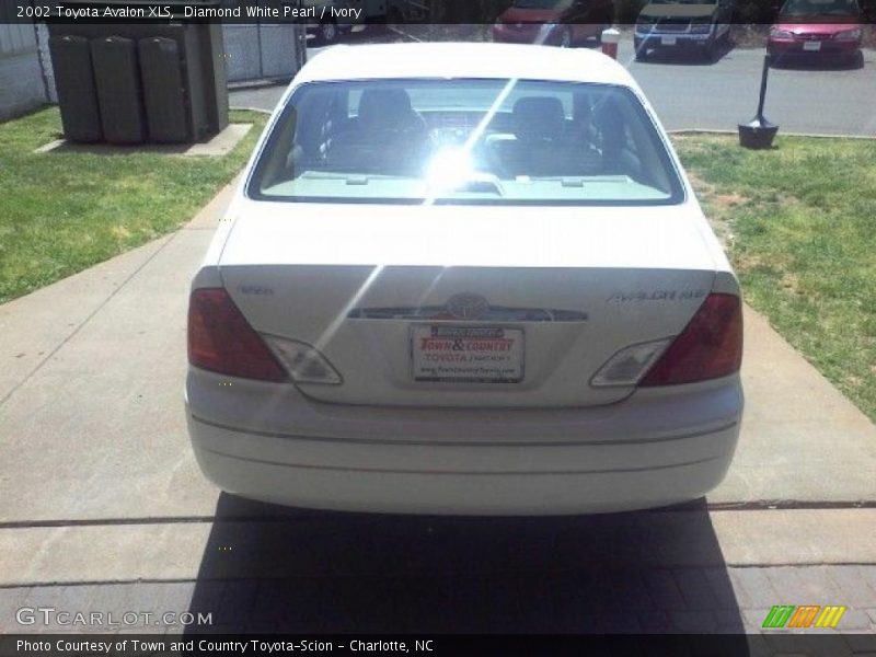 Diamond White Pearl / Ivory 2002 Toyota Avalon XLS