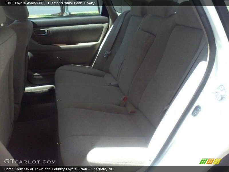 Diamond White Pearl / Ivory 2002 Toyota Avalon XLS
